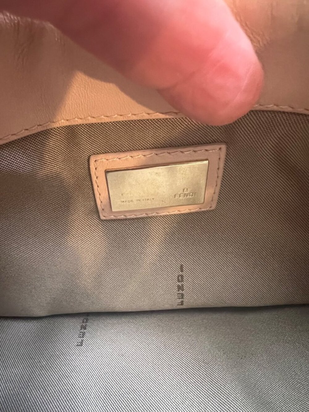 Fendi Raffia Baguette & Pale Pink Leather - Picture 13 of 16